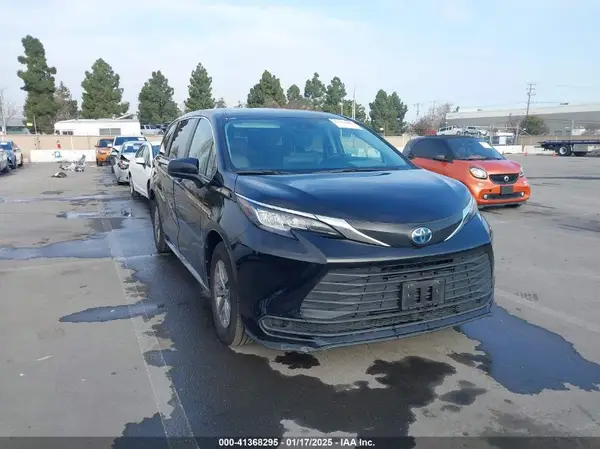 5TDKRKECXNS097242 2022 TOYOTA SIENNA - Image 1