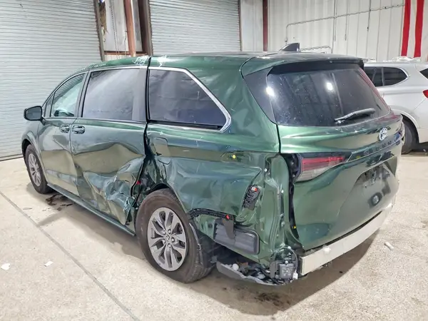 5TDKRKECXPS146054 2023 TOYOTA SIENNA - Image 2