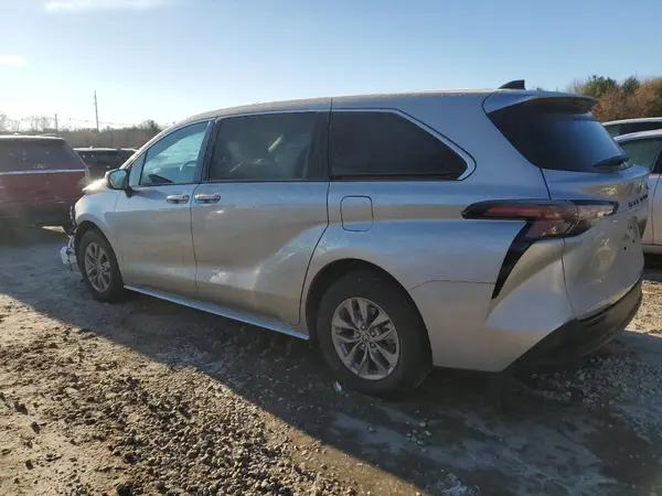 5TDKRKECXPS162576 2023 TOYOTA SIENNA - Image 2