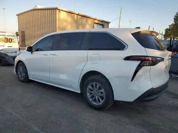 5TDKRKECXPS162707 2023 TOYOTA SIENNA - Image 2