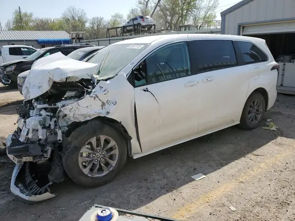 5TDKRKECXRS190669 2024 TOYOTA SIENNA - Image 1