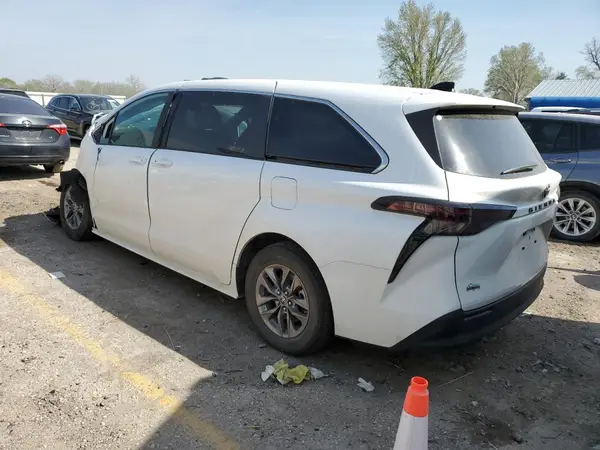 5TDKRKECXRS190669 2024 TOYOTA SIENNA - Image 2