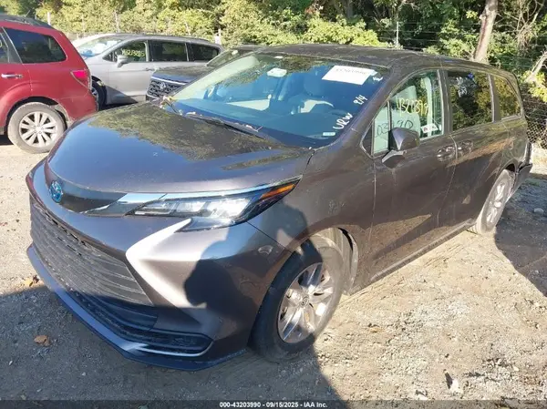 5TDKRKECXRS199257 2024 TOYOTA SIENNA - Image 2