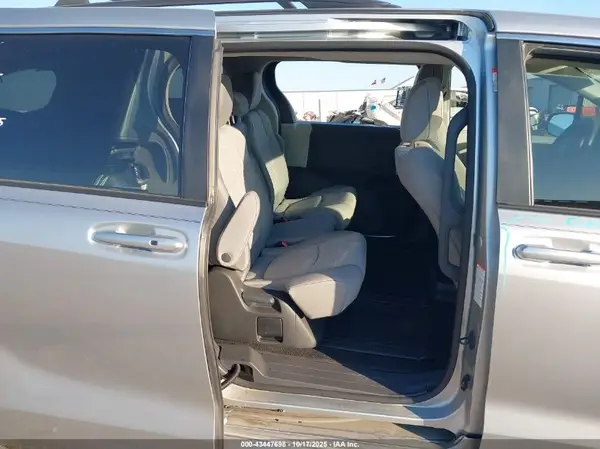 5TDKRKECXRS201072 2024 TOYOTA SIENNA - Image 8