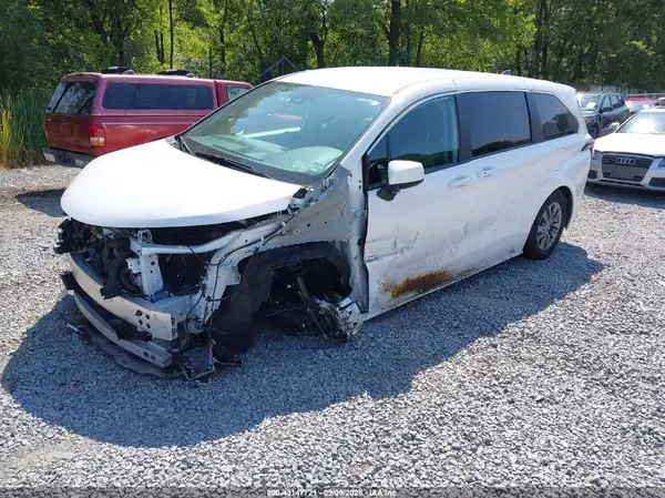 5TDKRKECXRS203078 2024 TOYOTA SIENNA - Image 2