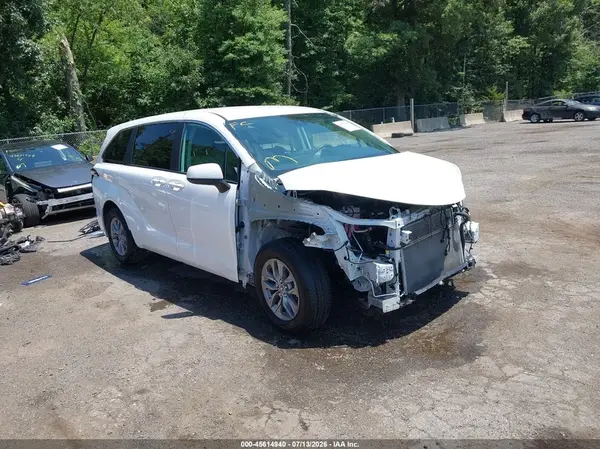 5TDKRKECXRS207261 2024 TOYOTA SIENNA - Image 1