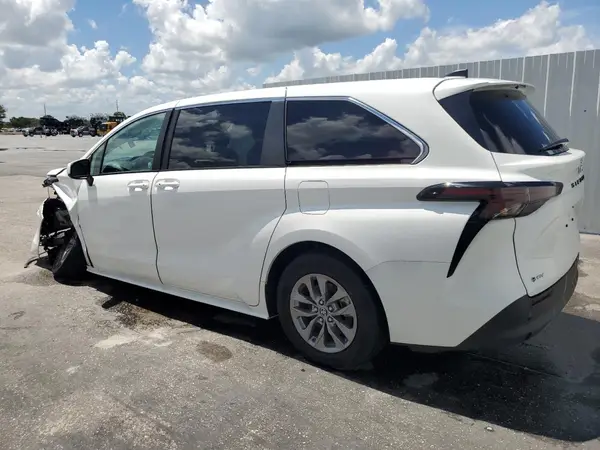 5TDKRKECXSS225927 2025 TOYOTA SIENNA - Image 2