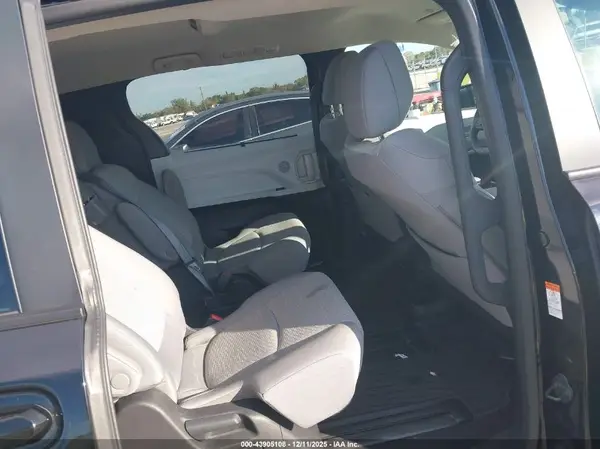 5TDKRKECXSS231744 2025 TOYOTA SIENNA - Image 8