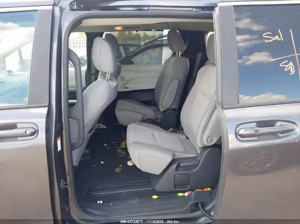 5TDKRKECXSS242792 2025 TOYOTA SIENNA - Image 8