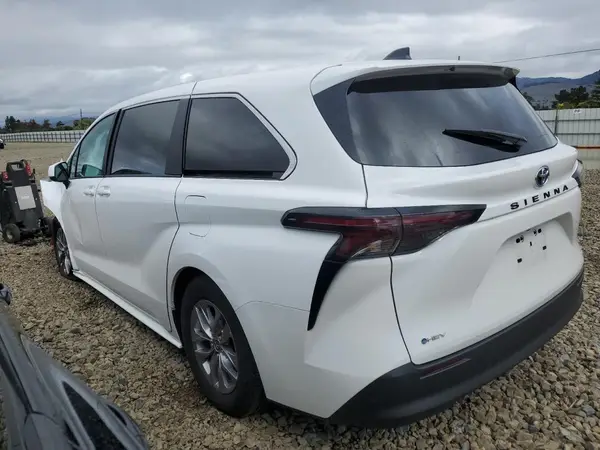 5TDKRKECXSS245000 2025 TOYOTA SIENNA - Image 2