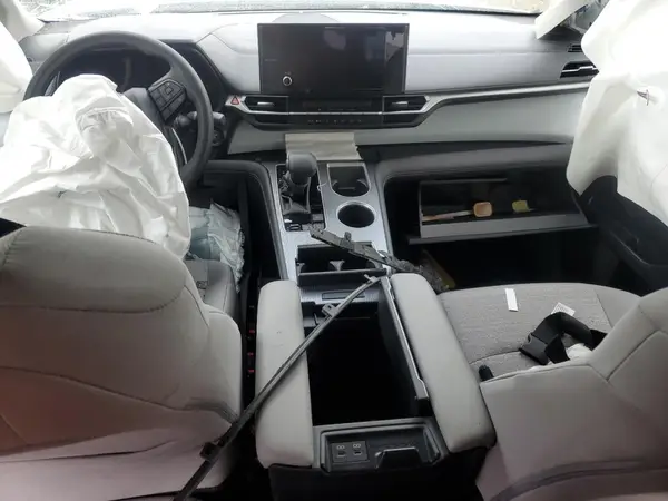 5TDKRKECXSS245000 2025 TOYOTA SIENNA - Image 8