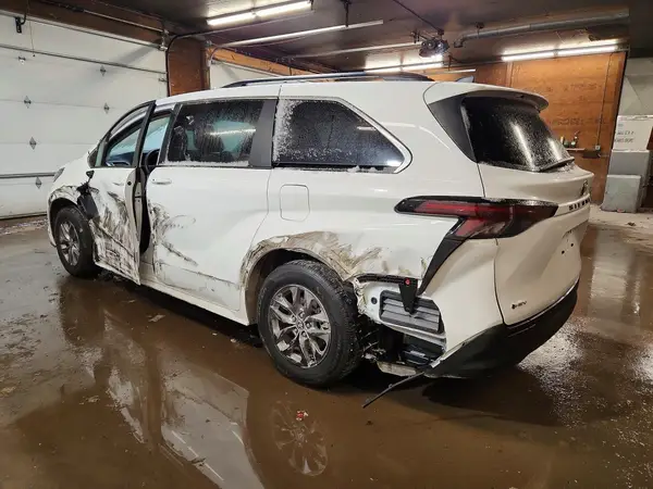 5TDKRKECXTS293615 2026 TOYOTA SIENNA - Image 2