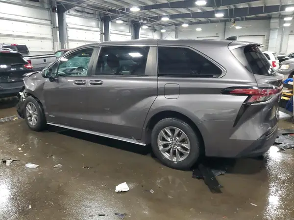 5TDKSKFC0MS006836 2021 TOYOTA SIENNA - Image 2