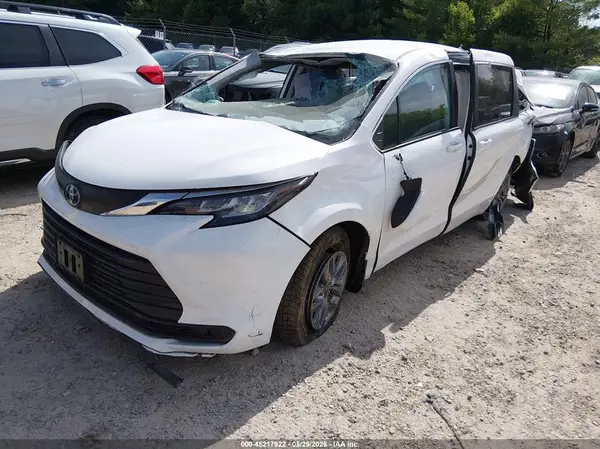 5TDKSKFC0MS025578 2021 TOYOTA SIENNA - Image 2