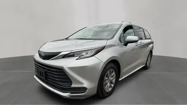 5TDKSKFC0MS035804 2021 TOYOTA SIENNA - Image 2