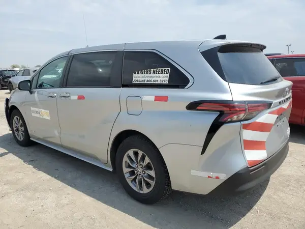 5TDKSKFC0MS036824 2021 TOYOTA SIENNA - Image 2