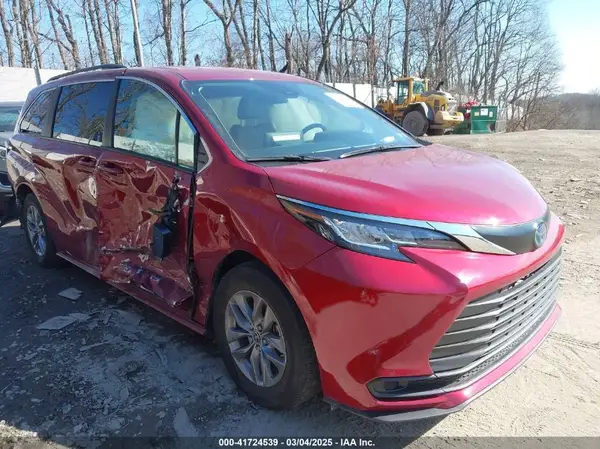 5TDKSKFC0NS047842 2022 TOYOTA SIENNA - Image 1