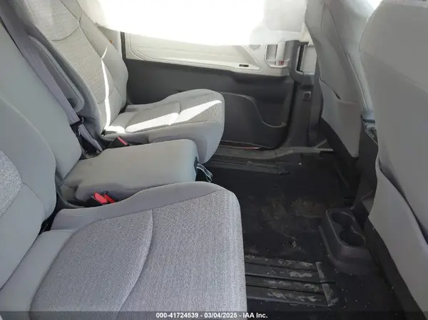 5TDKSKFC0NS047842 2022 TOYOTA SIENNA - Image 8
