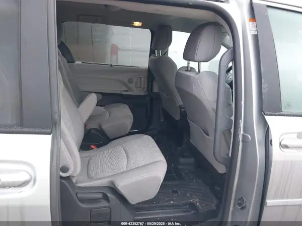 5TDKSKFC0NS049431 2022 TOYOTA SIENNA - Image 8