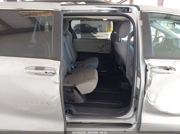 5TDKSKFC0NS070053 2022 TOYOTA SIENNA - Image 8
