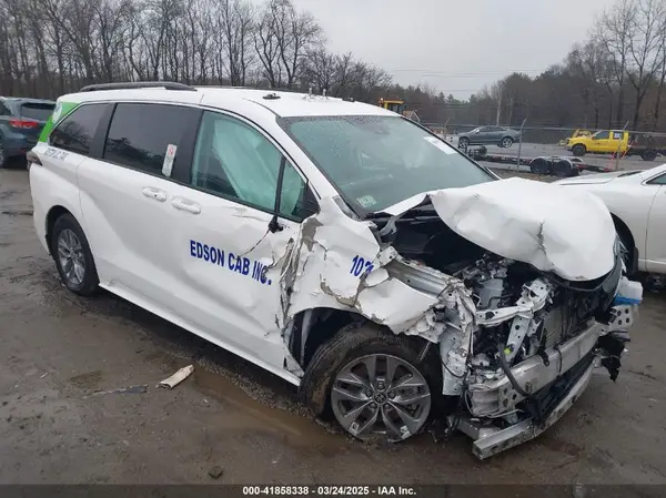 5TDKSKFC0PS077118 2023 TOYOTA SIENNA - Image 1