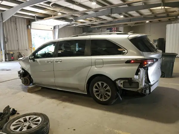 5TDKSKFC0PS079449 2023 TOYOTA SIENNA - Image 2