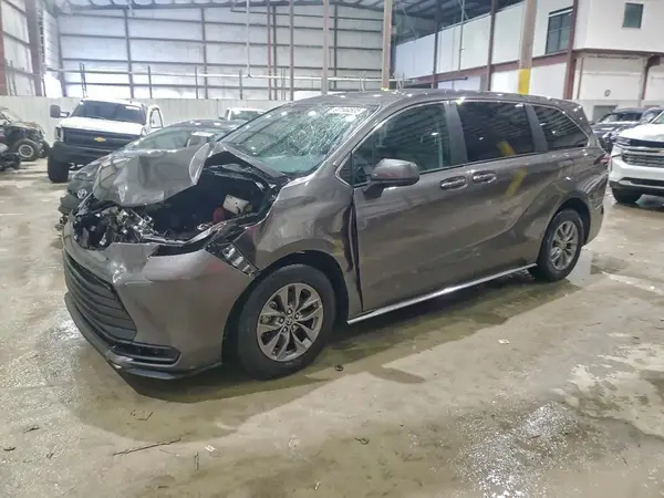 5TDKSKFC0PS105239 2023 TOYOTA SIENNA - Image 1