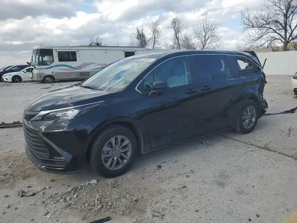 5TDKSKFC0RS114798 2024 TOYOTA SIENNA - Image 1