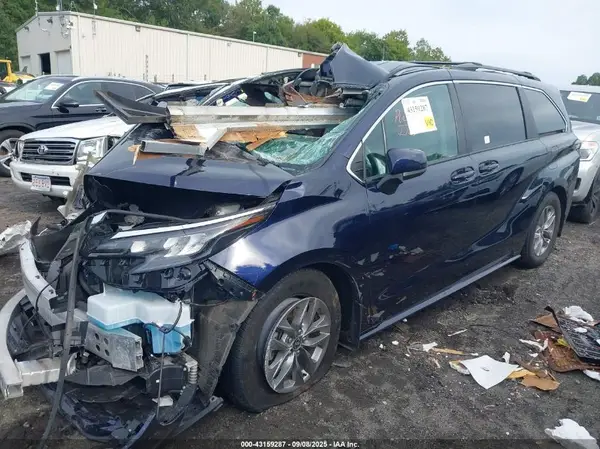 5TDKSKFC0RS133528 2024 TOYOTA SIENNA - Image 2