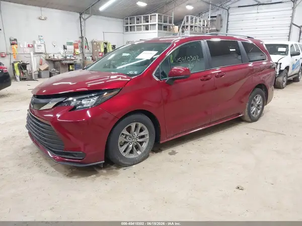 5TDKSKFC0SS207195 2025 TOYOTA SIENNA - Image 2