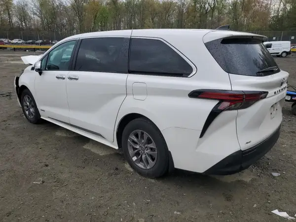 5TDKSKFC1MS013343 2021 TOYOTA SIENNA - Image 2