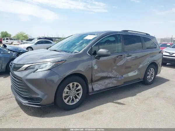 5TDKSKFC1MS031244 2021 TOYOTA SIENNA - Image 2