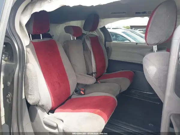 5TDKSKFC1MS031244 2021 TOYOTA SIENNA - Image 8