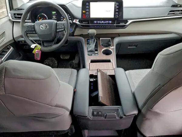 5TDKSKFC1NS057991 2022 TOYOTA SIENNA - Image 8