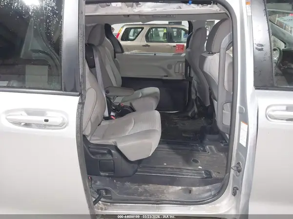5TDKSKFC1NS062933 2022 TOYOTA SIENNA - Image 8
