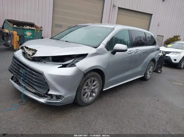 5TDKSKFC1NS065458 2022 TOYOTA SIENNA - Image 2