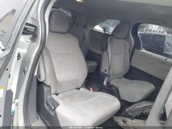 5TDKSKFC1NS065458 2022 TOYOTA SIENNA - Image 8