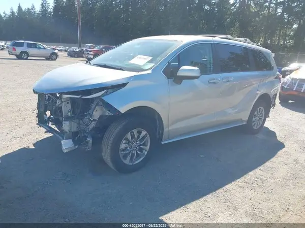 5TDKSKFC1NS069154 2022 TOYOTA SIENNA - Image 2