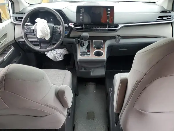 5TDKSKFC1NS071079 2022 TOYOTA SIENNA - Image 8