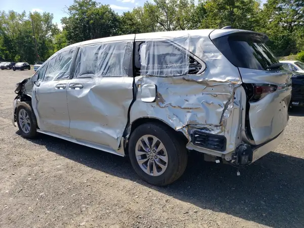 5TDKSKFC1PS094865 2023 TOYOTA SIENNA - Image 2