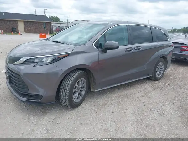 5TDKSKFC1RS135014 2024 TOYOTA SIENNA - Image 2