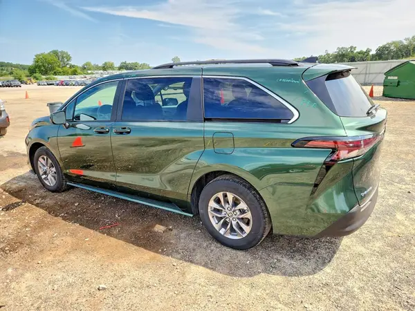 5TDKSKFC1SS180041 2025 TOYOTA SIENNA - Image 2