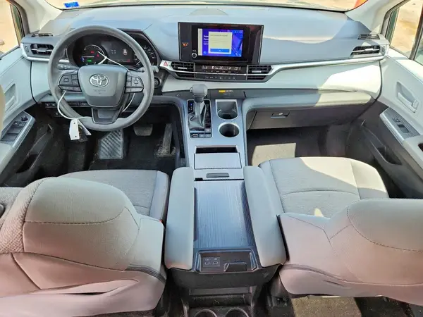5TDKSKFC1SS180041 2025 TOYOTA SIENNA - Image 8