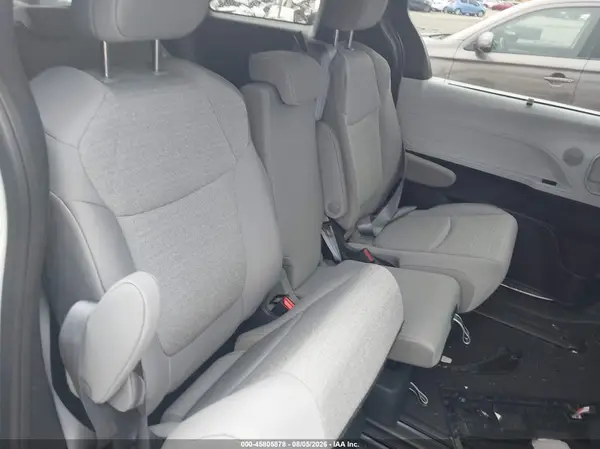 5TDKSKFC1SS215984 2025 TOYOTA SIENNA - Image 8