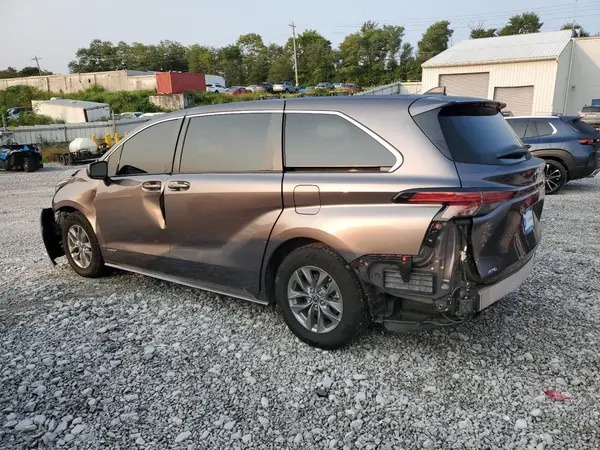 5TDKSKFC2MS019491 2021 TOYOTA SIENNA - Image 2