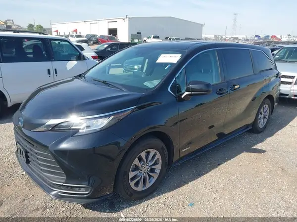 5TDKSKFC2MS026389 2021 TOYOTA SIENNA - Image 2