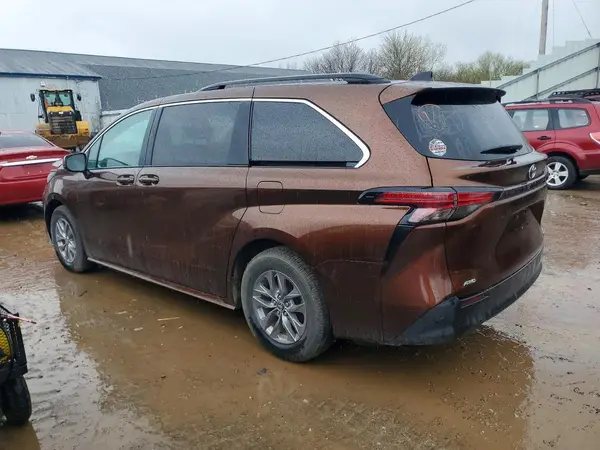 5TDKSKFC2NS065954 2022 TOYOTA SIENNA - Image 2