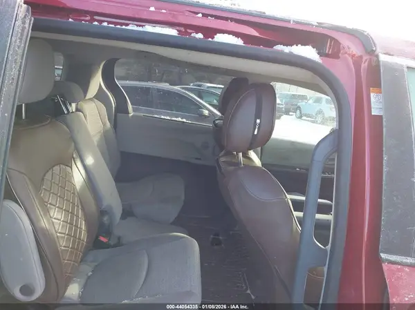 5TDKSKFC2NS069678 2022 TOYOTA SIENNA - Image 8
