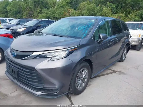 5TDKSKFC2PS075368 2023 TOYOTA SIENNA - Image 2