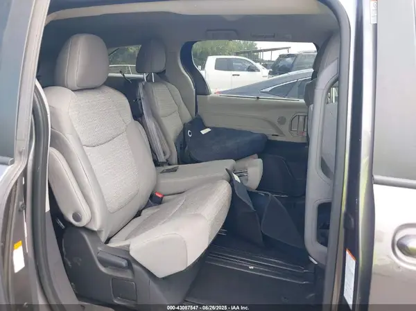 5TDKSKFC2PS075368 2023 TOYOTA SIENNA - Image 8